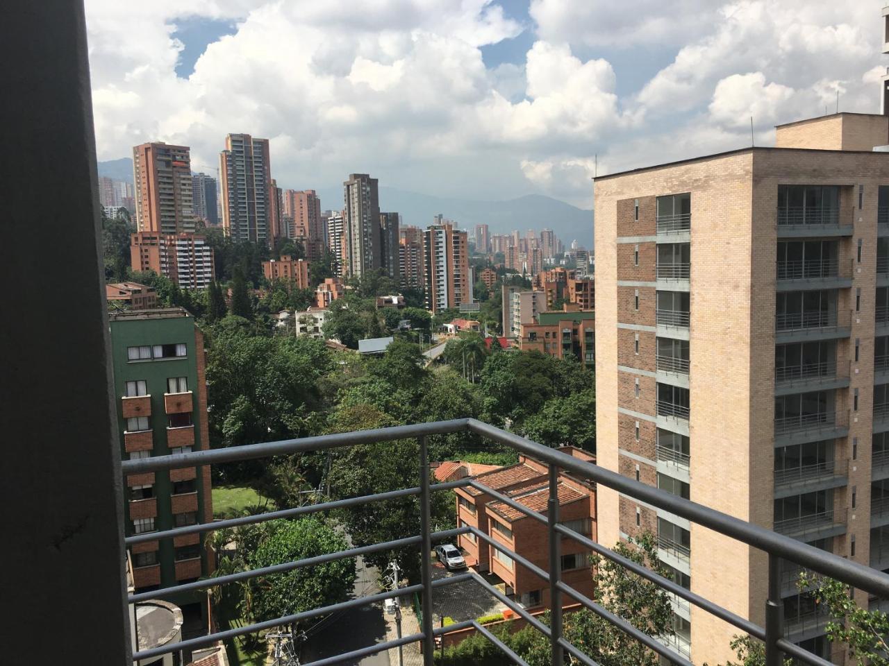 Cyan Suites Poblado By Mde Bnb Medellín Exterior foto
