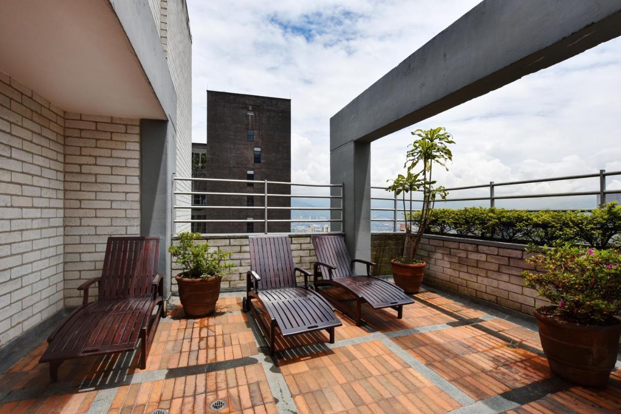 Cyan Suites Poblado By Mde Bnb Medellín Exterior foto