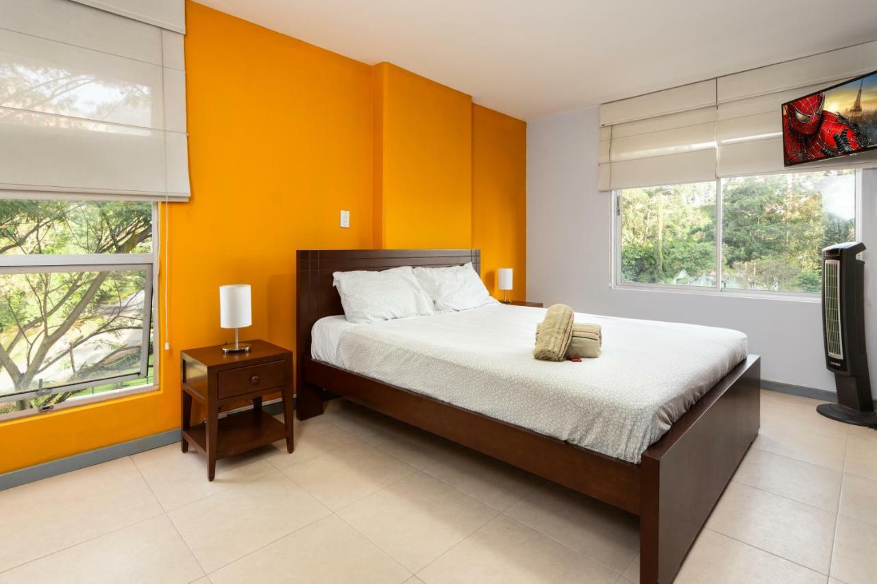 Cyan Suites Poblado By Mde Bnb Medellín Exterior foto